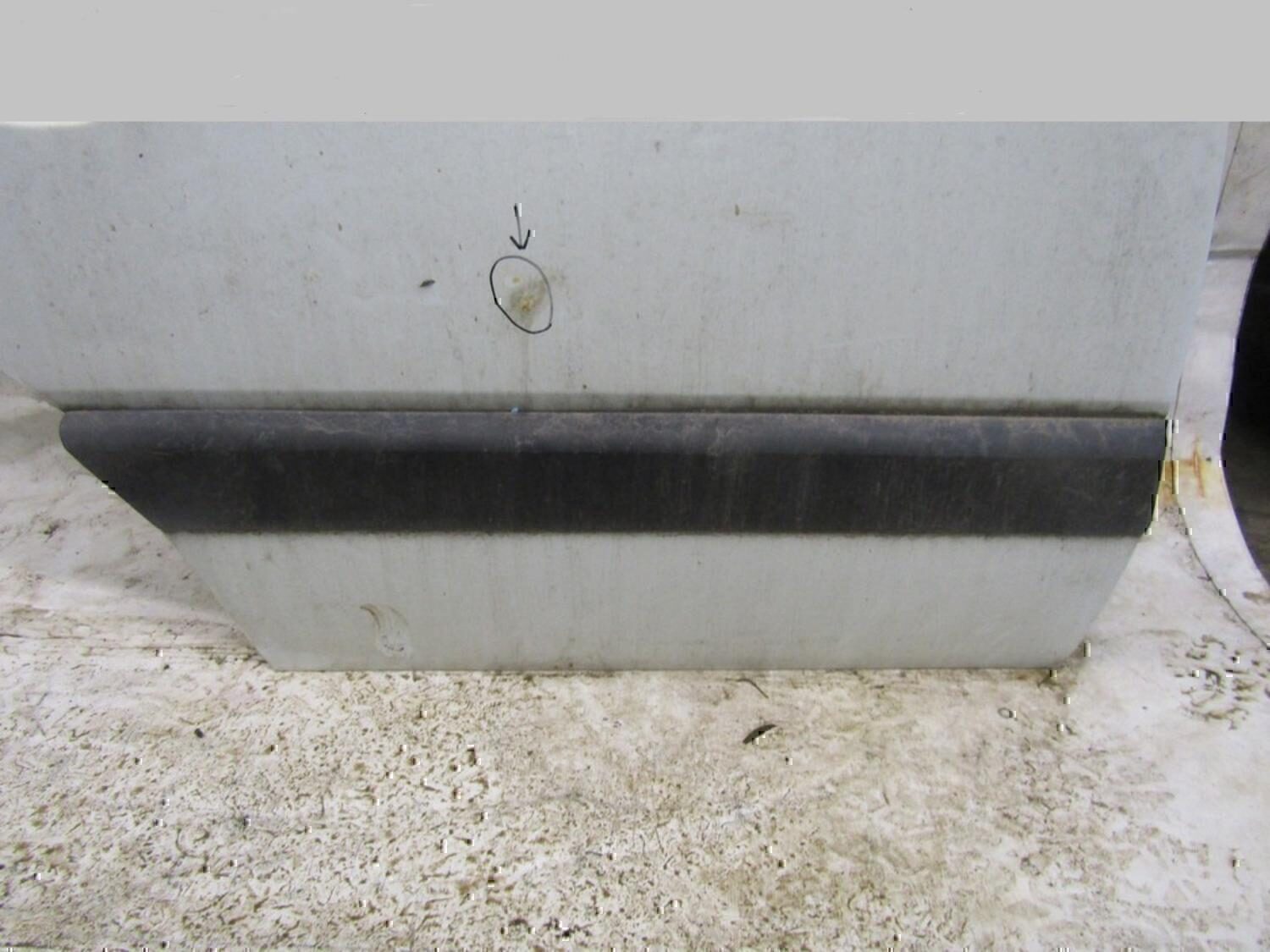 Молдинг задней правой двери VW Passat [B3] 1988-1993