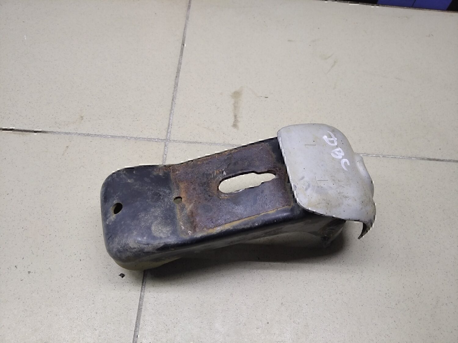 Кронштейн опоры двигателя TOYOTA Fortuner 2015>