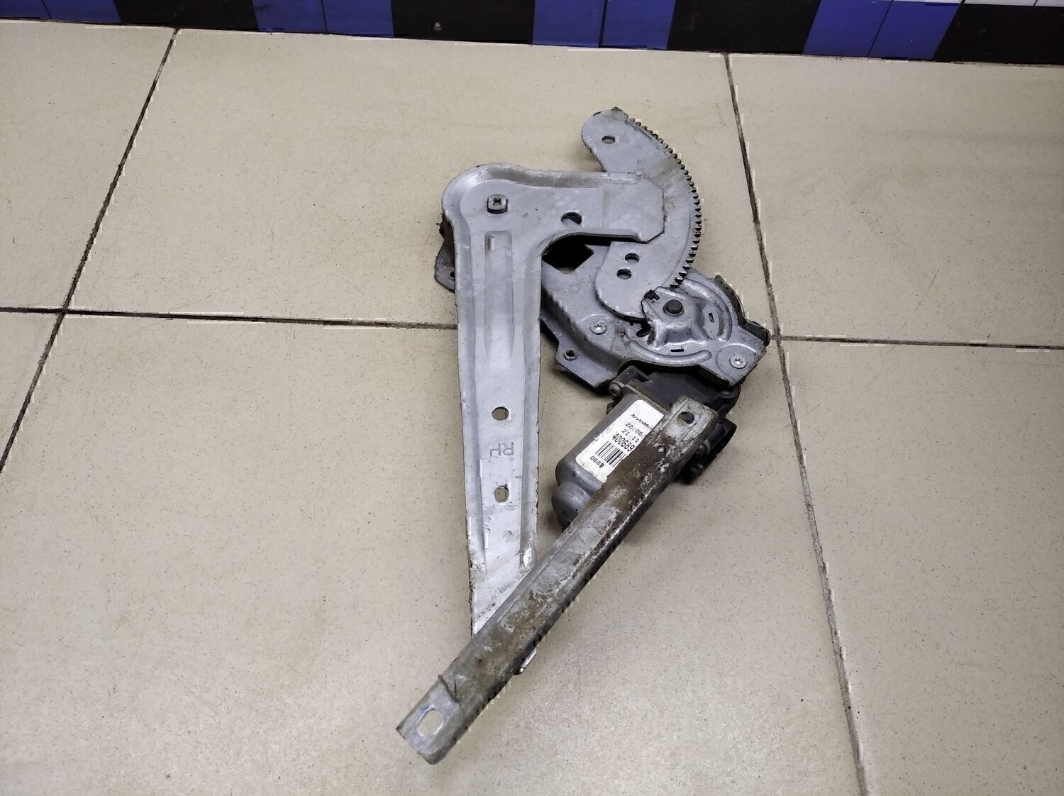 Стеклоподъемник электр. задний правый NISSAN Almera N16 2000-2006