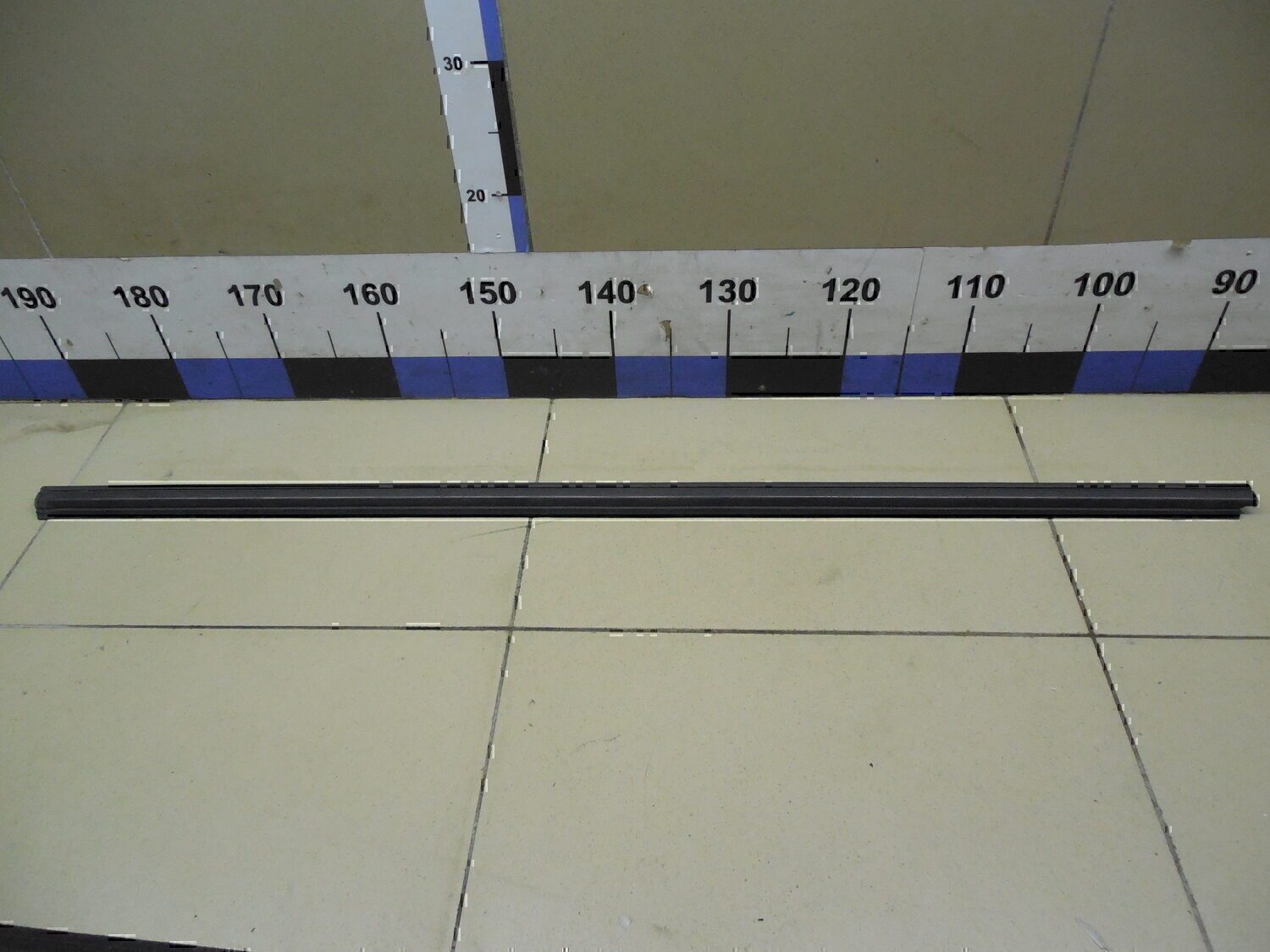 Накладка стекла переднего правого FORD Focus I 1998-2004