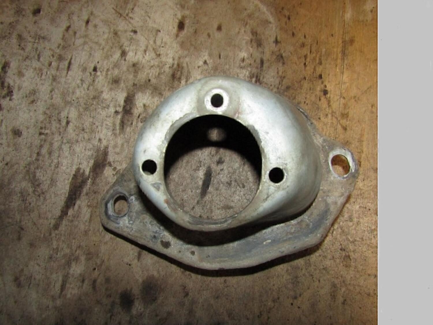 Кронштейн амортизатора левый VOLVO S60 2000-2009