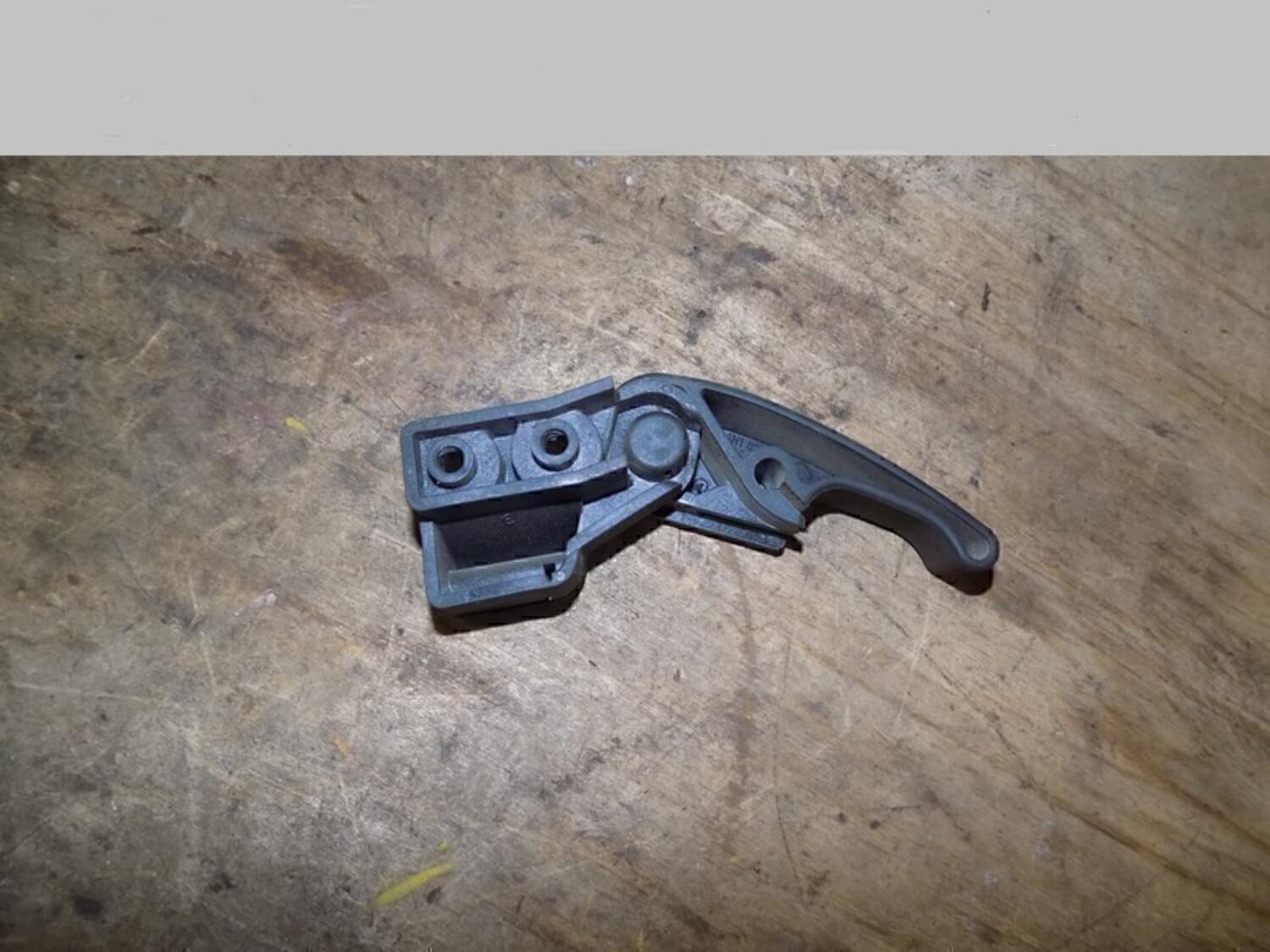 Ручка открывания капота Audi A3 (8L1) 1996-2003