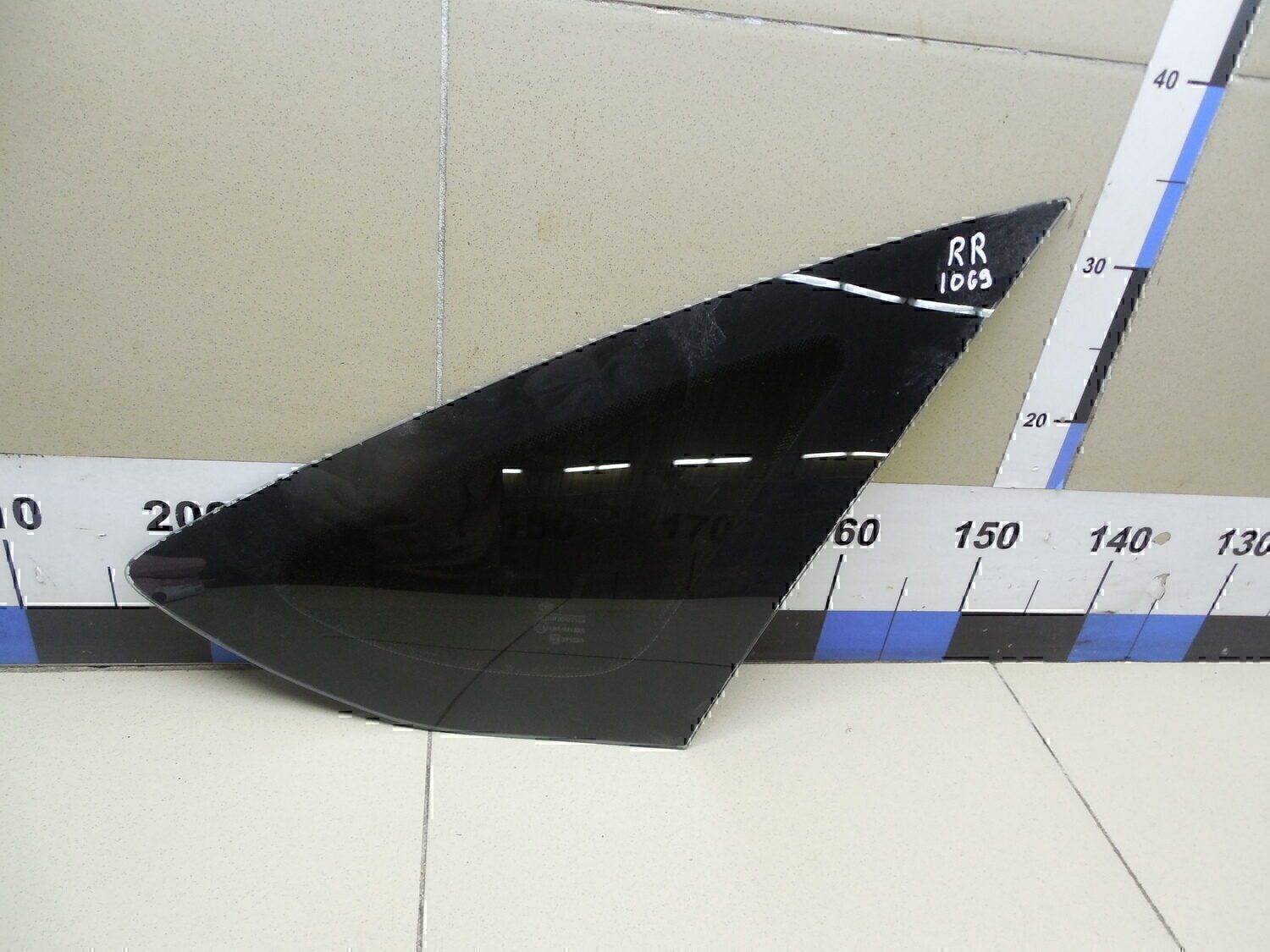 Стекло кузовное глухое правое VAZ Lada Granta 2011>