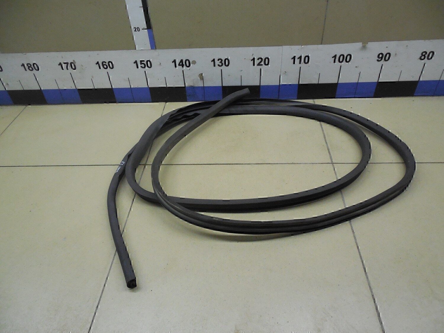 Уплотнитель (наружный) NISSAN Micra (K11E) 1992-2002