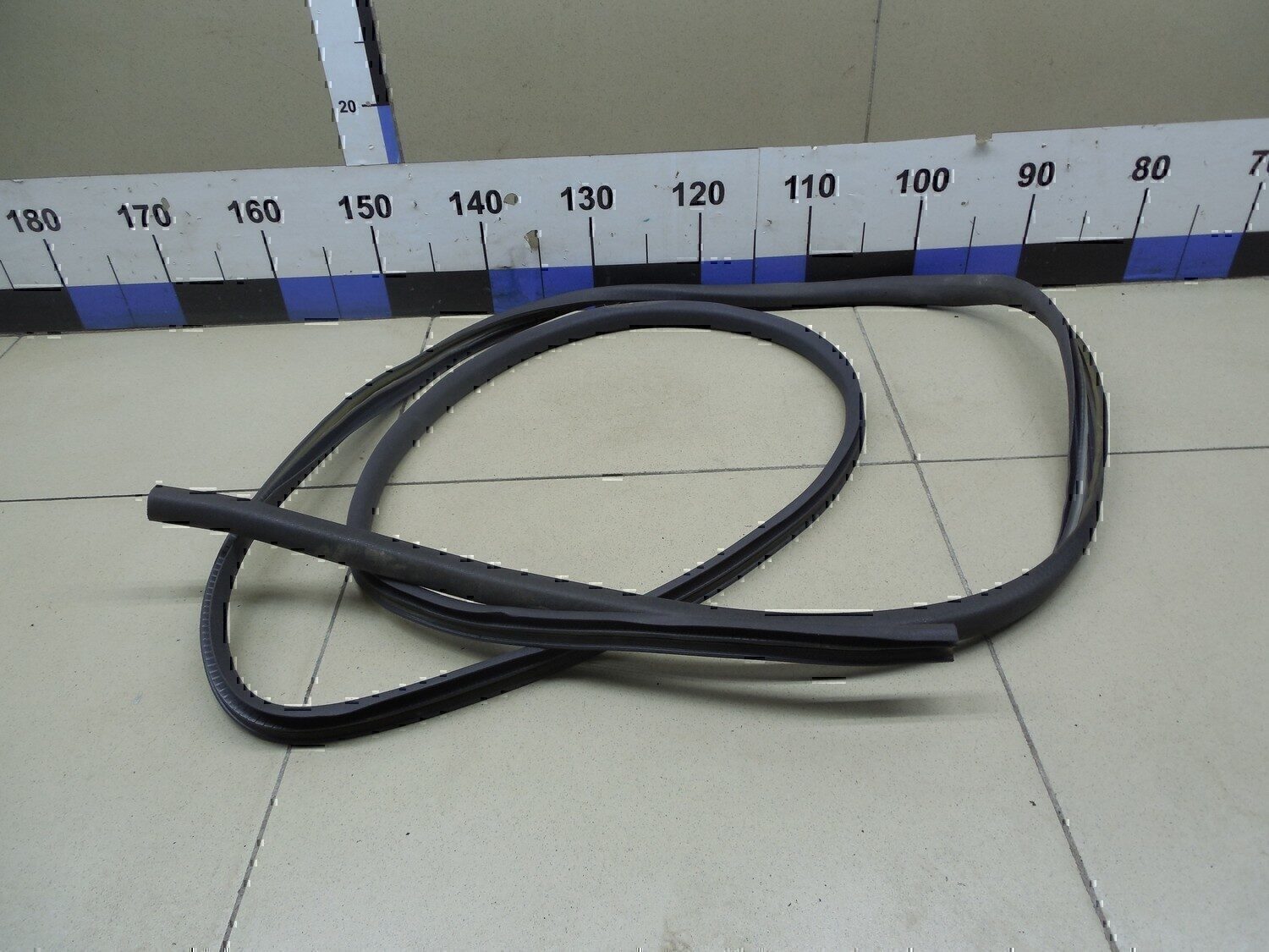 Уплотнитель (наружный) NISSAN Micra (K11E) 1992-2002