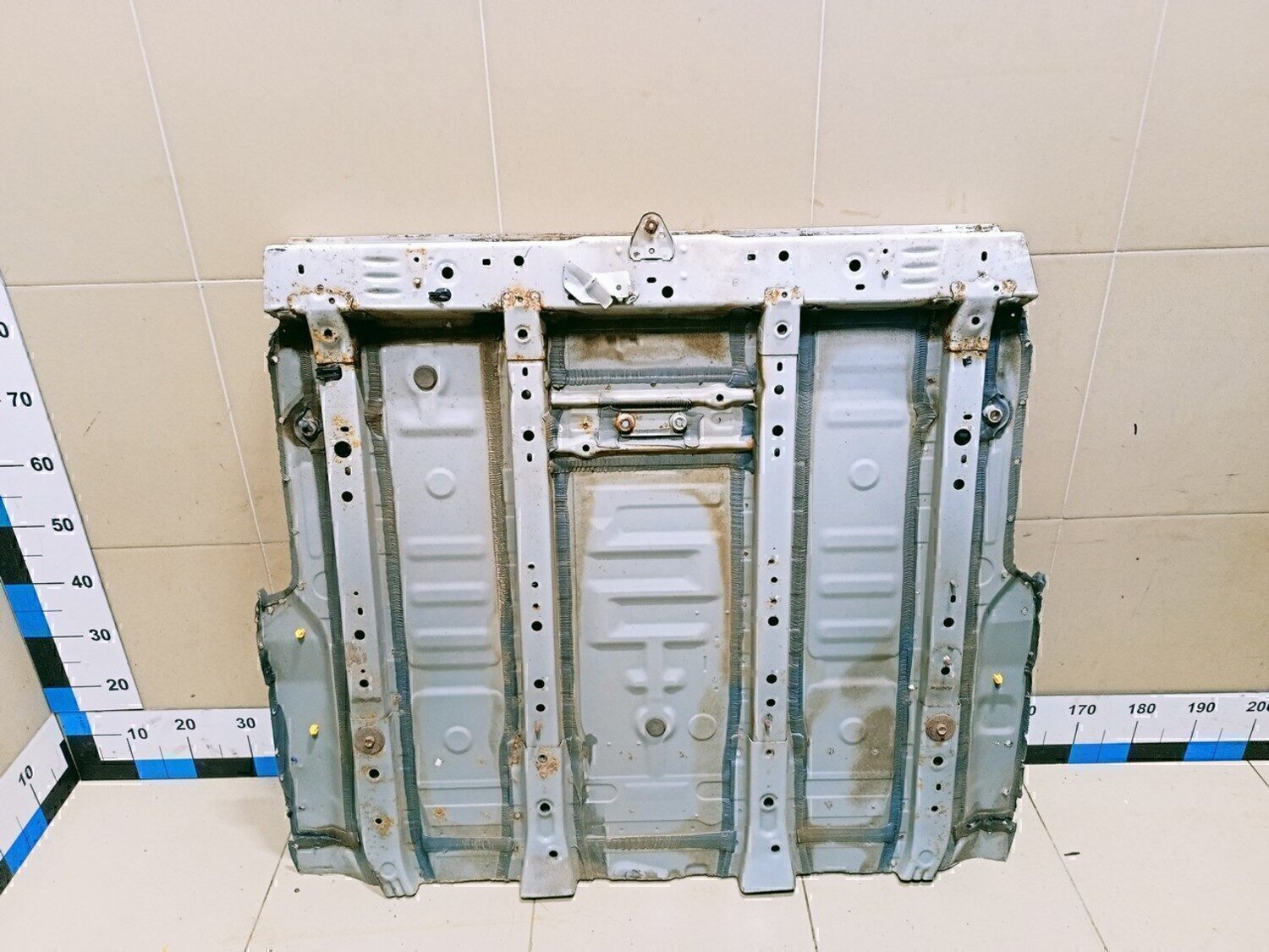 Ниша запасного колеса TOYOTA Land Cruiser (150)-Prado 2009>