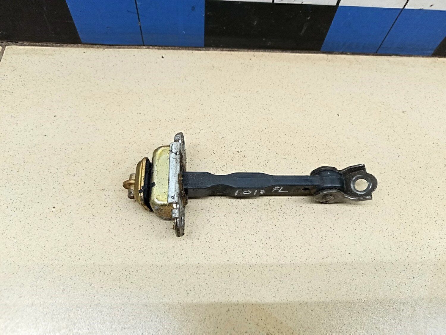 Ограничитель двери NISSAN Almera Classic (B10) 2006-2013