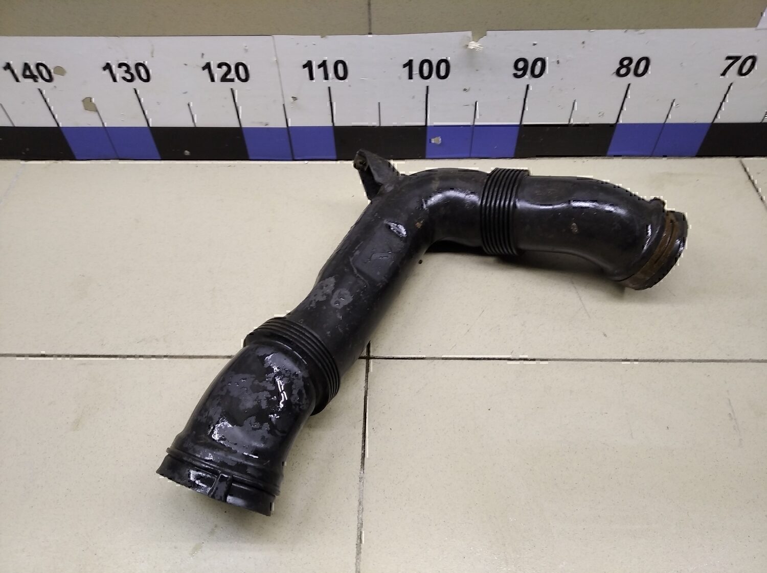 Патрубок воздушного фильтра Audi Passat [B6] 2005-2010