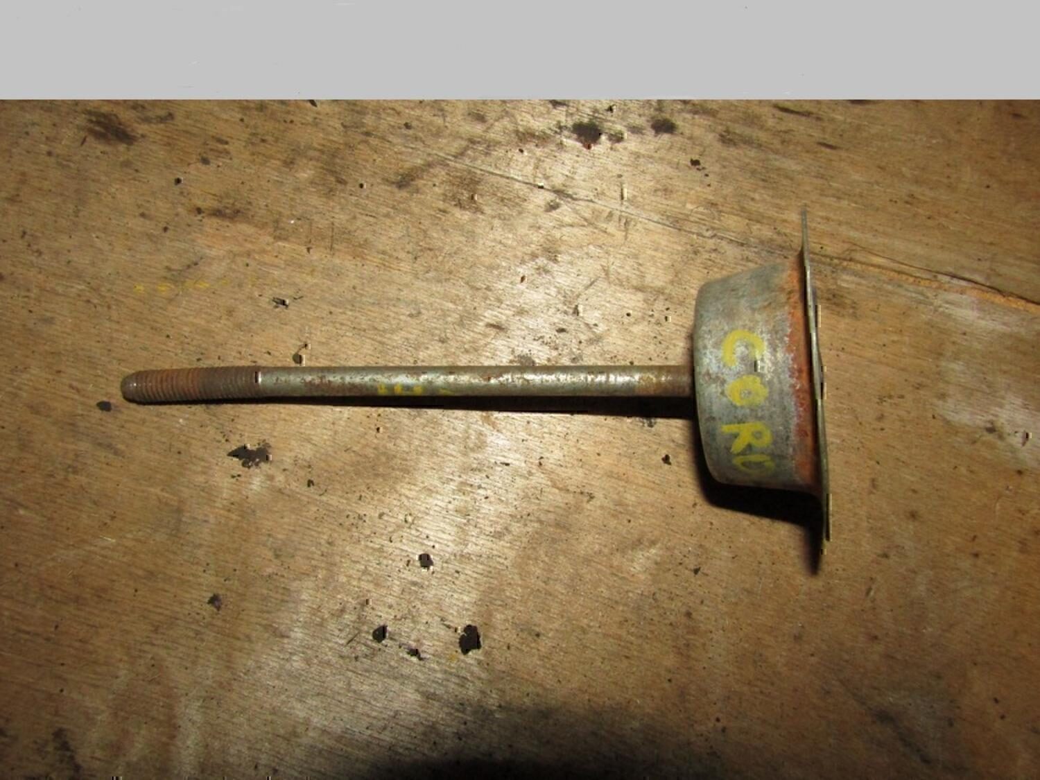 Болт крепления запасного колеса TOYOTA Corolla E12 2001-2006