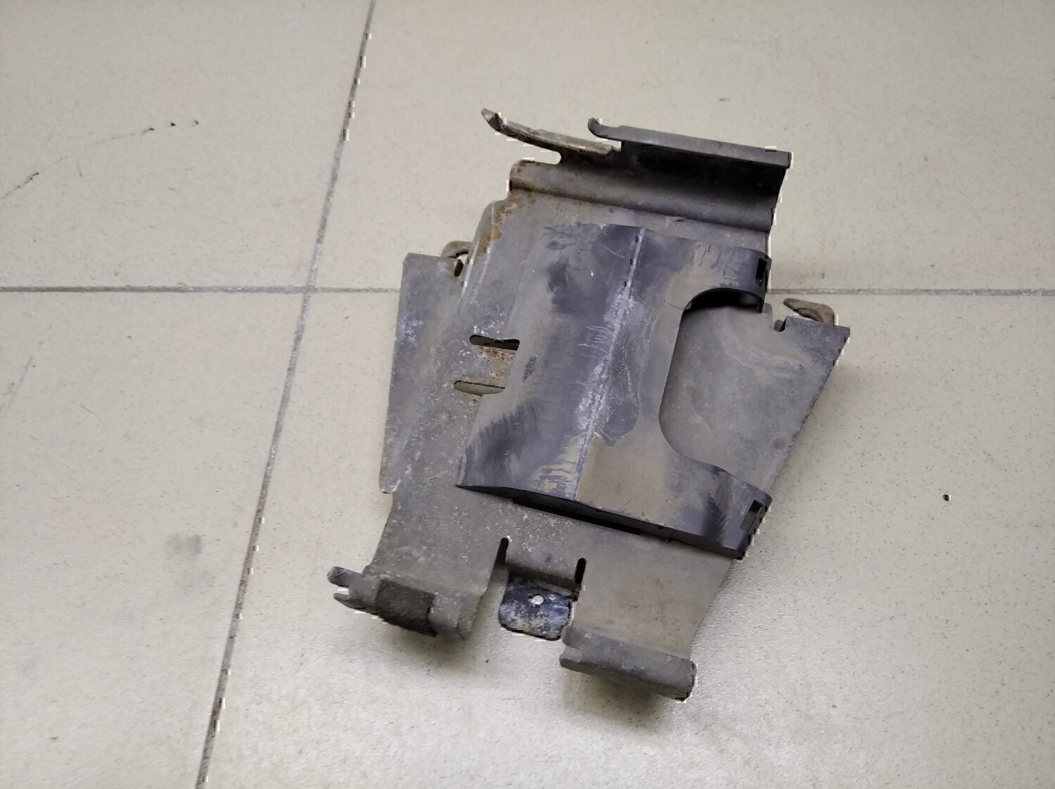 Кронштейн блока управления двигателем SKODA Octavia (A5 1Z-) 2004-2013