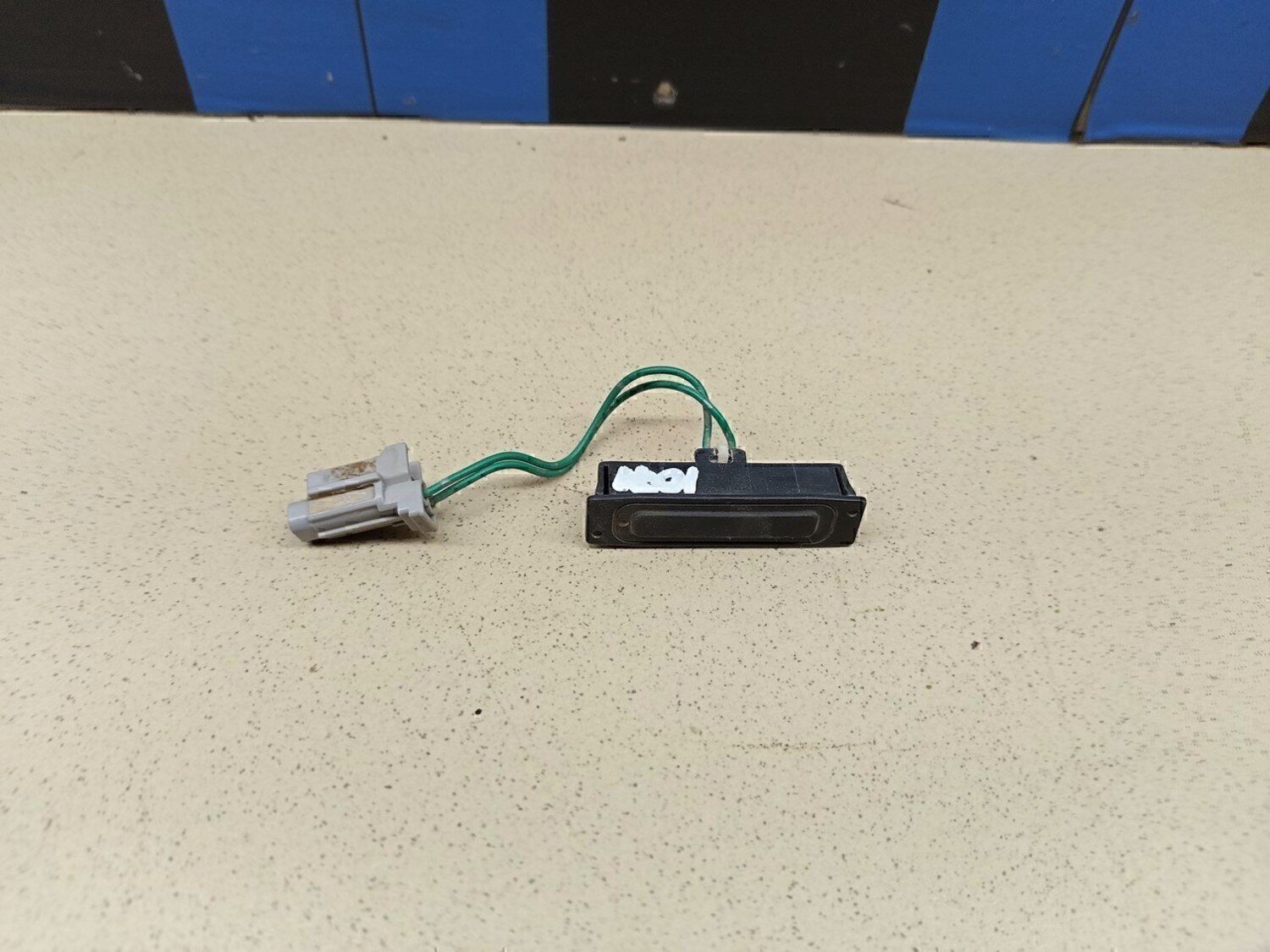 Кнопка открывания багажника NISSAN Qashqai (J10) 2006-2014