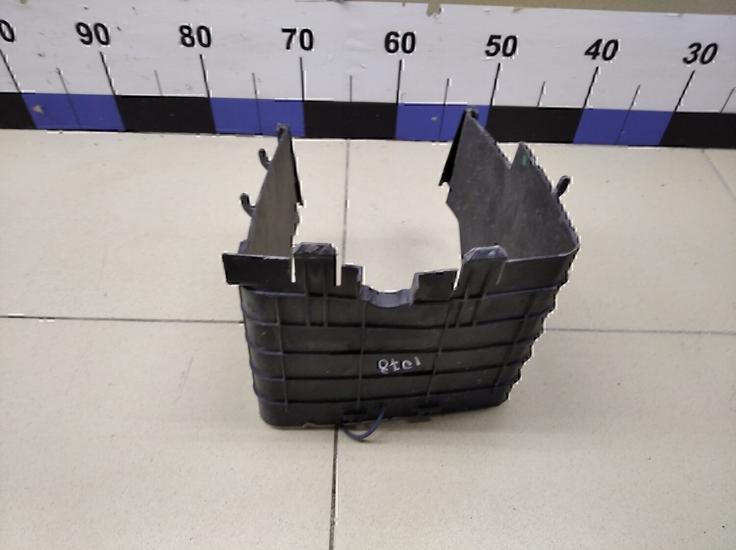 Крепление АКБ (корпус/подставка) SKODA Octavia (A5 1Z-) 2004-2013