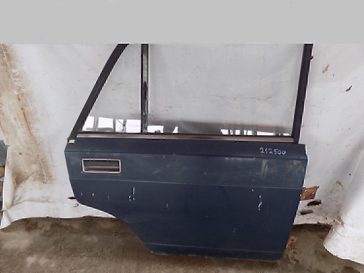 Стекло двери задней правой VAZ Lada 2107