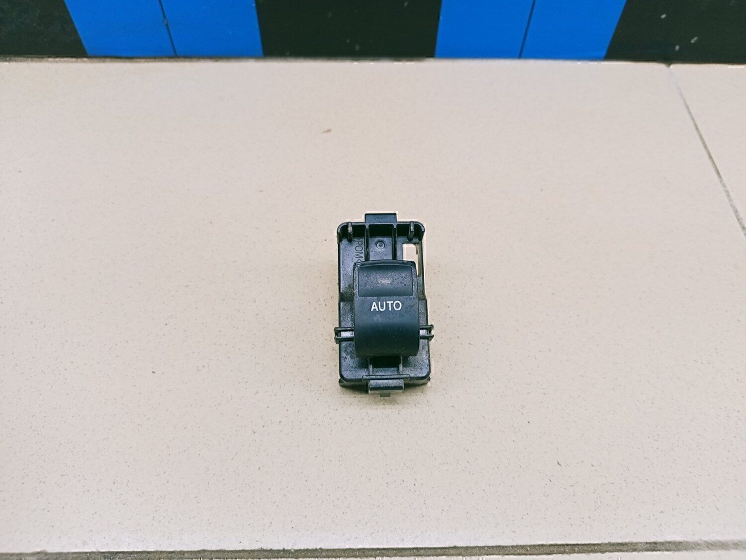 Кнопка стеклоподъемника TOYOTA Camry XV40 2006-2011