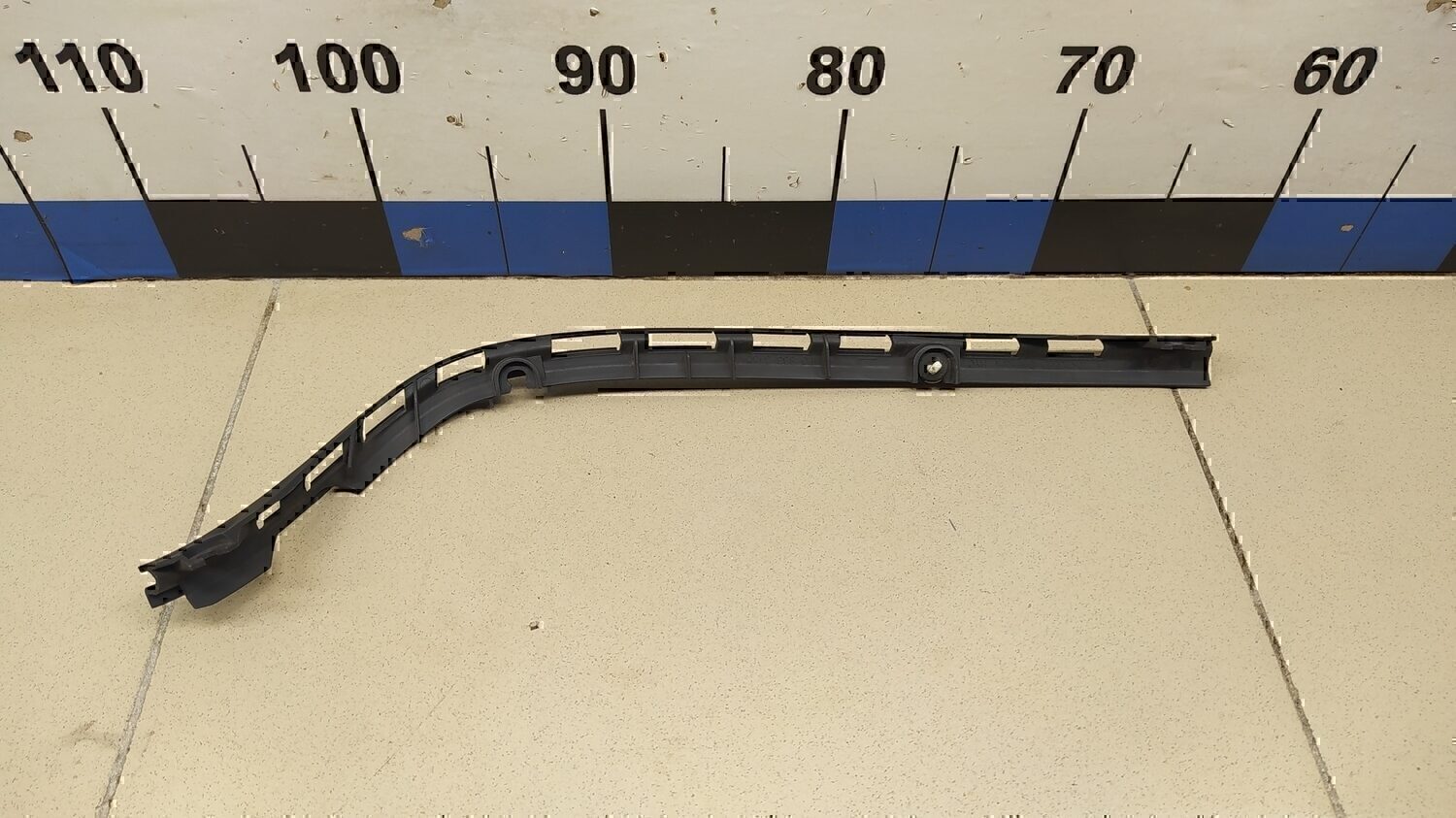 Кронштейн (сопут. товар) Audi A6 [C6,4F] 2005-2011