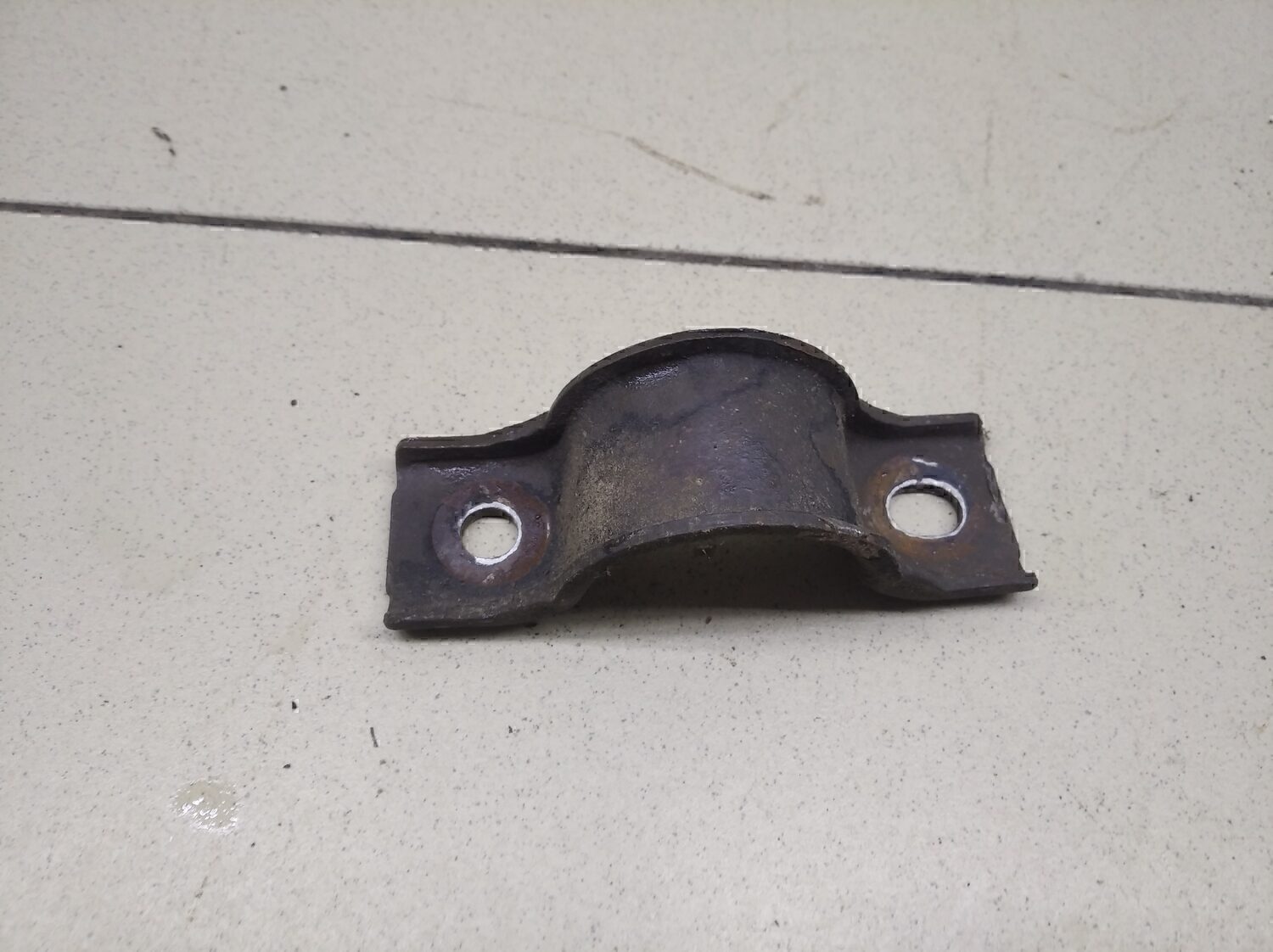 Кронштейн крепления переднего стабилизатора MITSUBISHI Pajero/Montero Sport (KH) 2008>