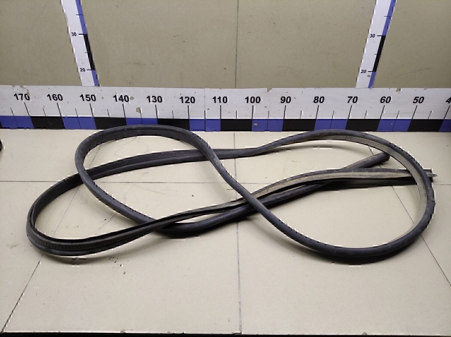 Уплотнитель проема двери FIAT Doblo 2005-2015