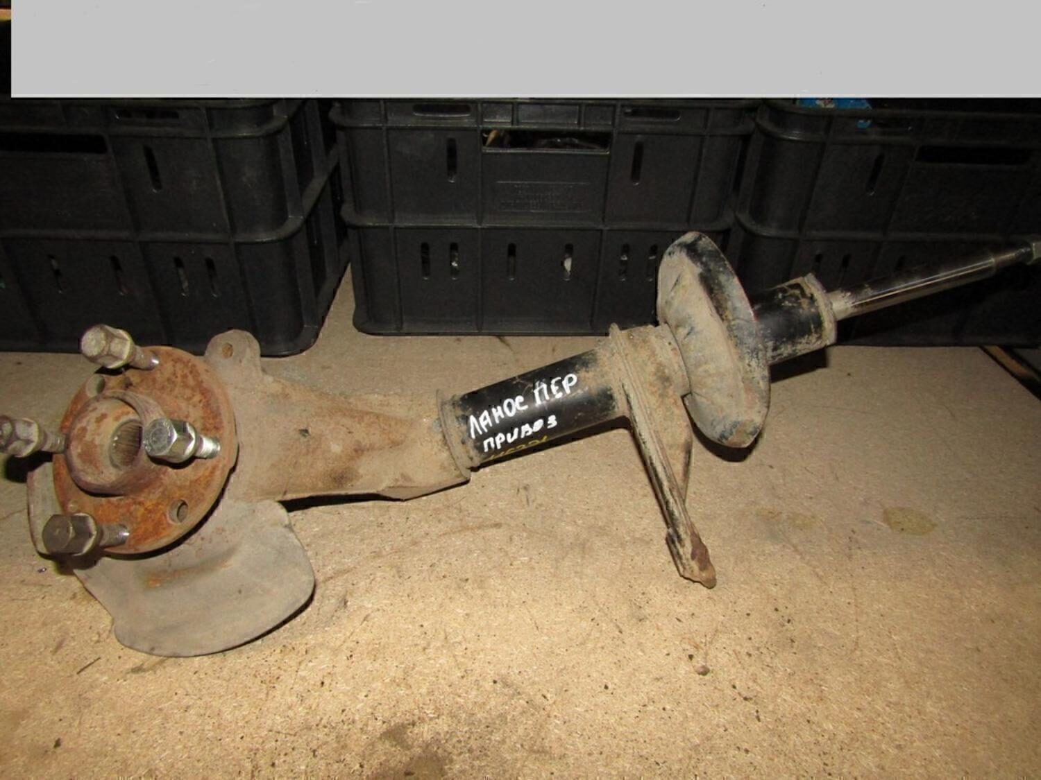 Кулак поворотный передний левый Chevrolet Lanos 2004-2010