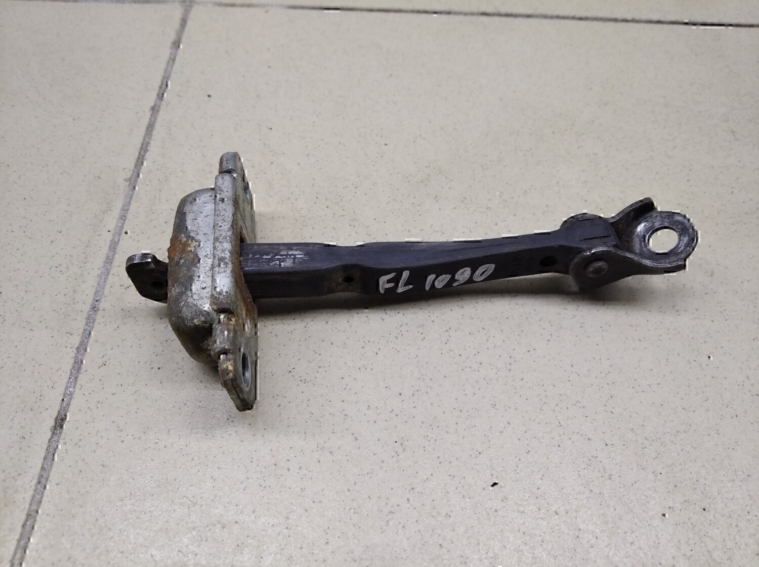 Ограничитель двери KIA RIO 2011-2017