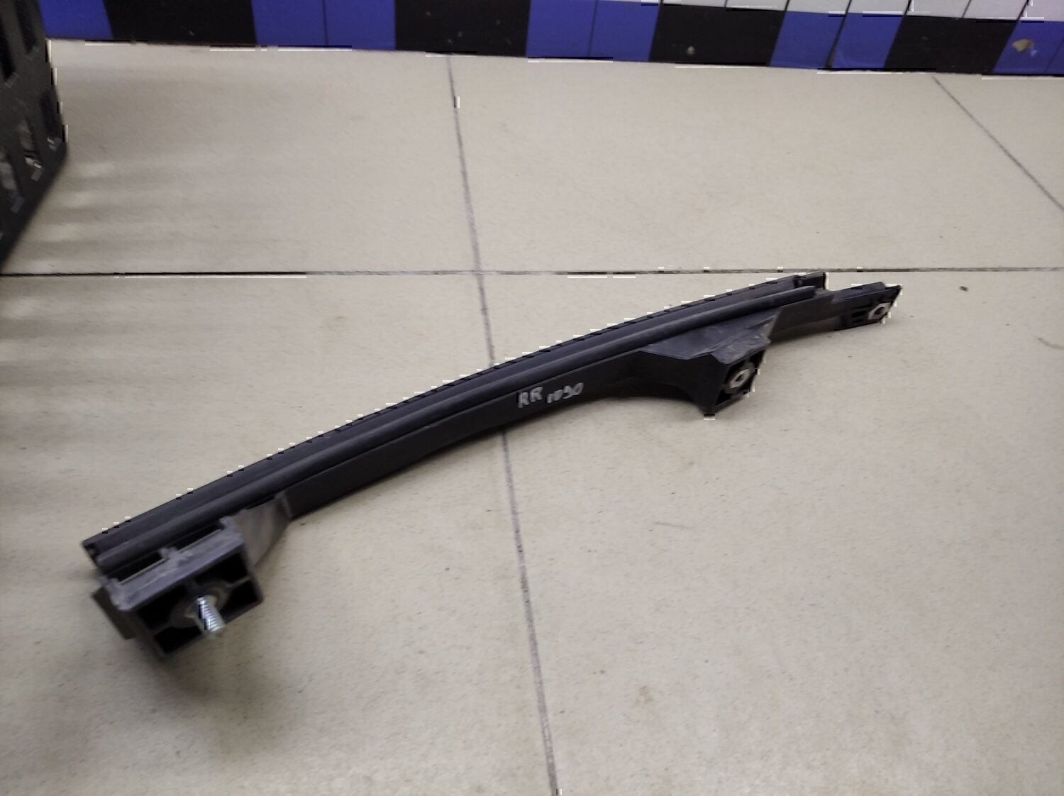 Направляющая стекла двери KIA RIO 2011-2017