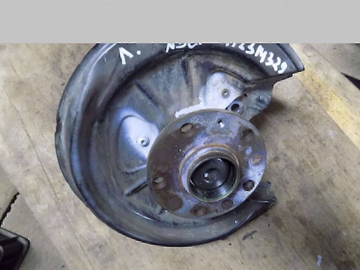 Пыльник тормозного диска Audi Touran 2003-2010