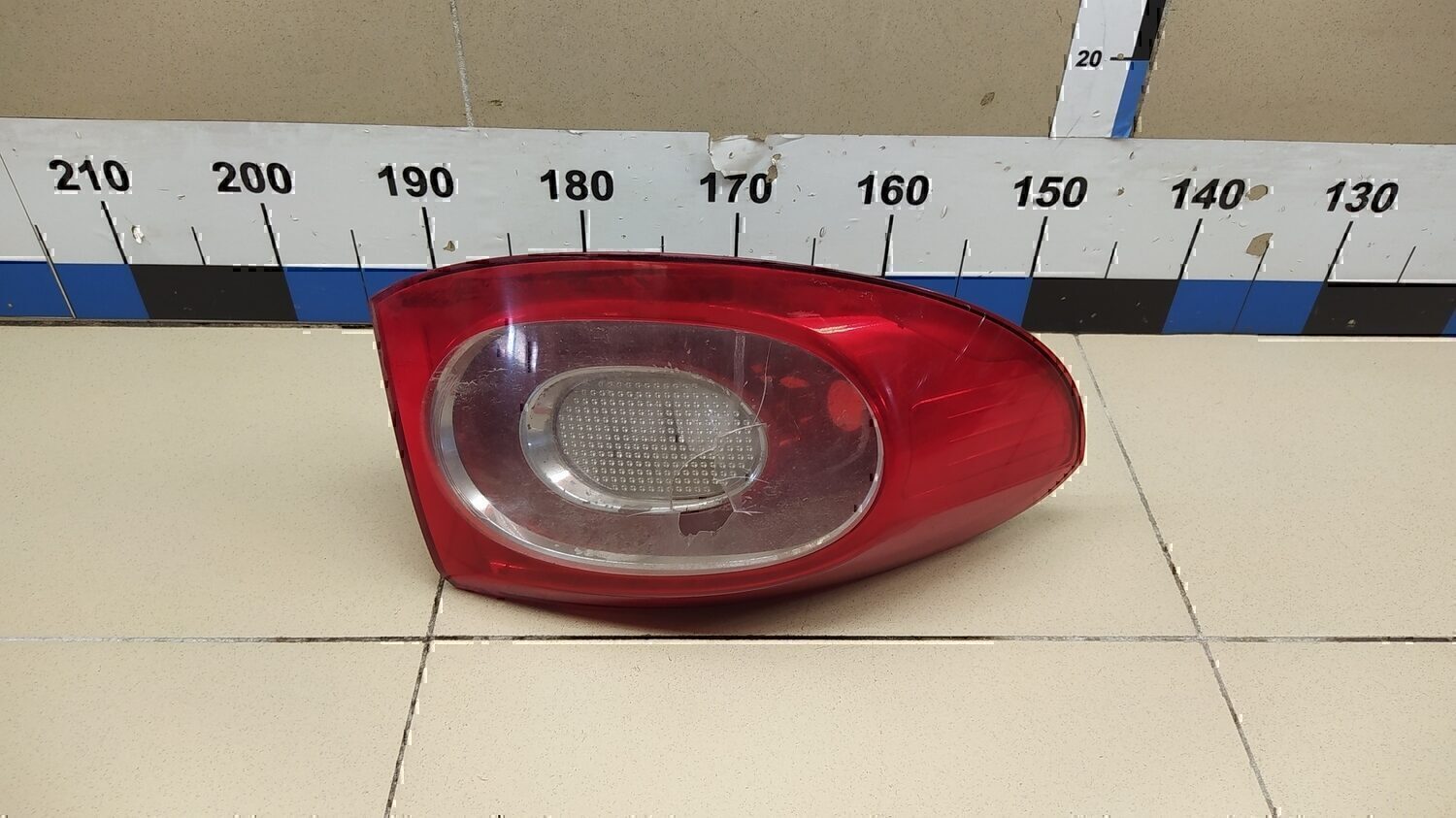 Фонарь задний наружный левый VW Tiguan 2007-2011