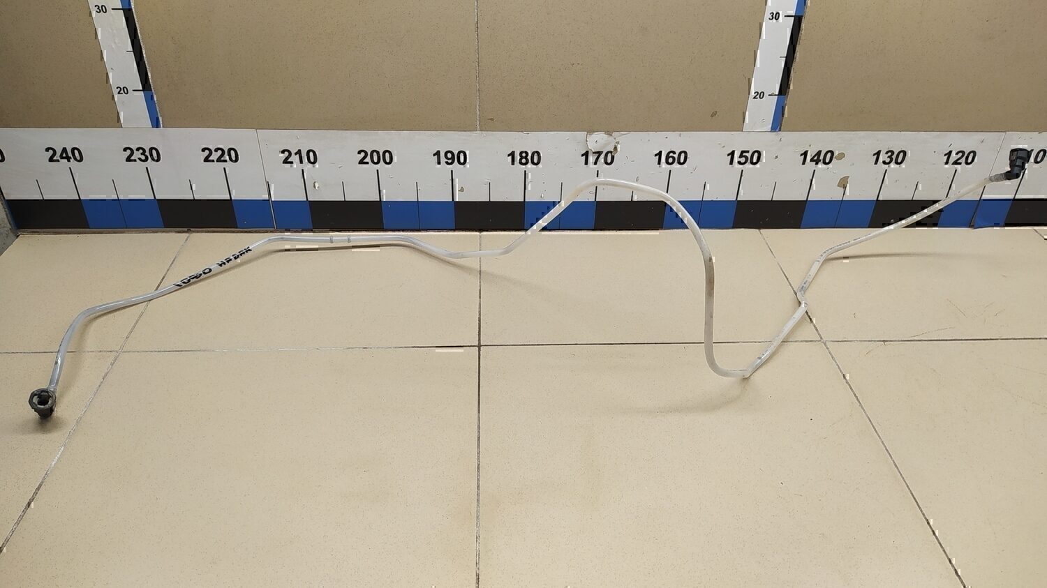 Трубка вентиляционная Audi Tiguan 2011-2016