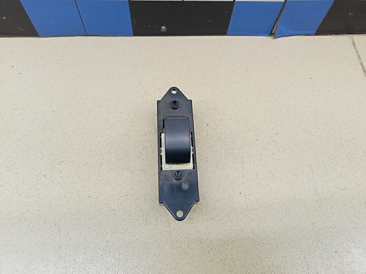 Кнопка стеклоподъемника MITSUBISHI ASX 2010-2016