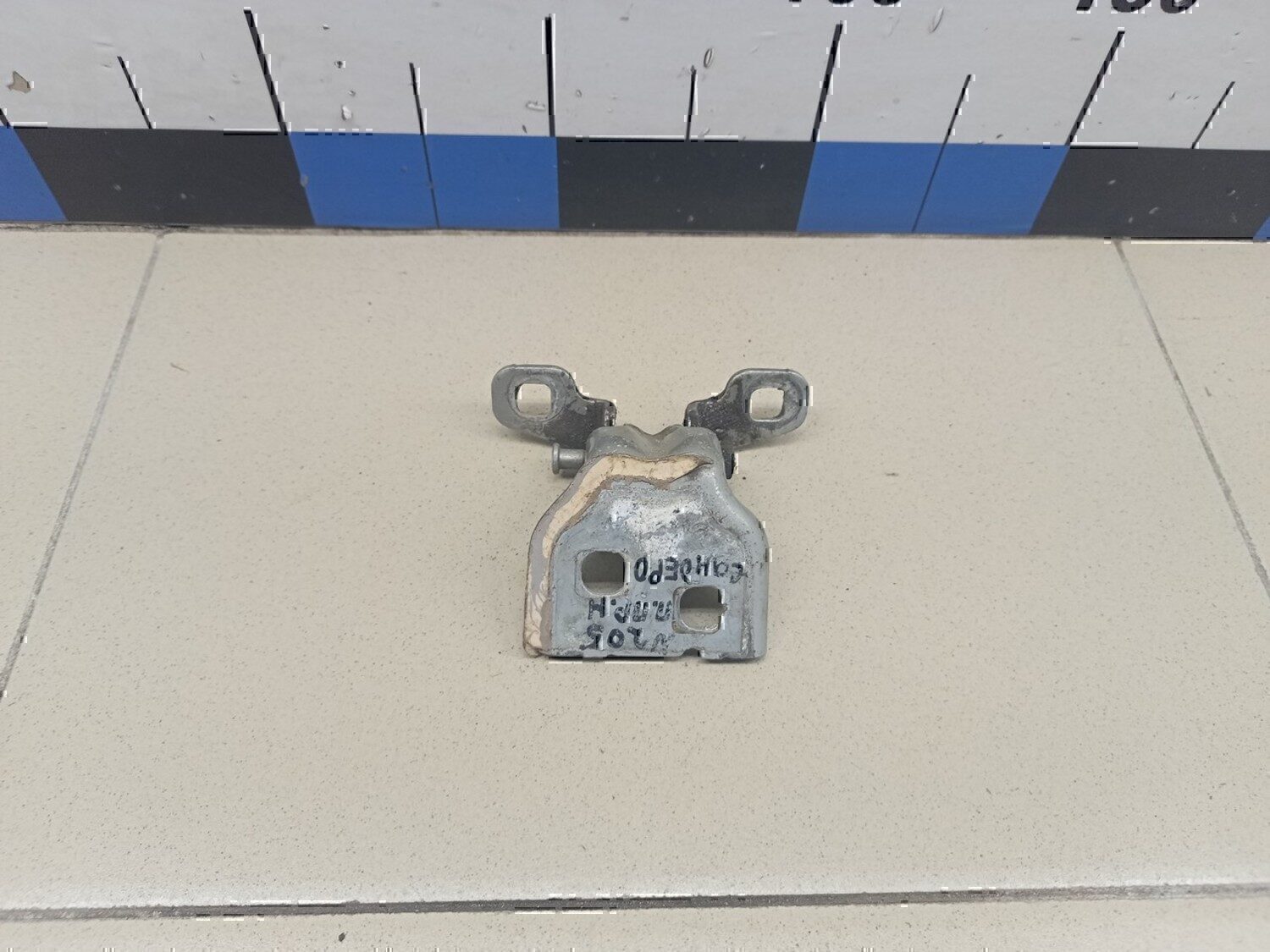 Петля двери RENAULT Duster 2012>