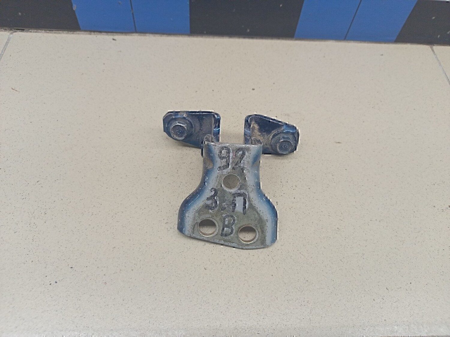 Петля двери задней правой верхняя MITSUBISHI Lancer (CS/Classic) 2003-2006