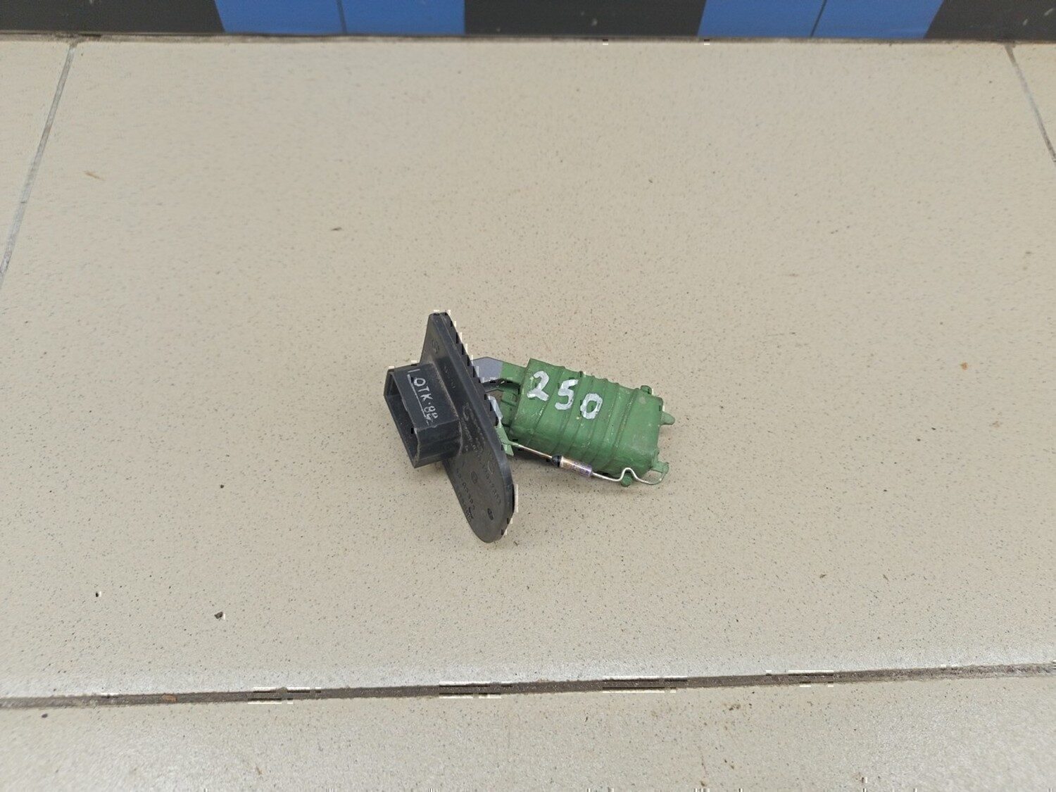 Резистор отопителя VAZ Lada Kalina 2004-2013