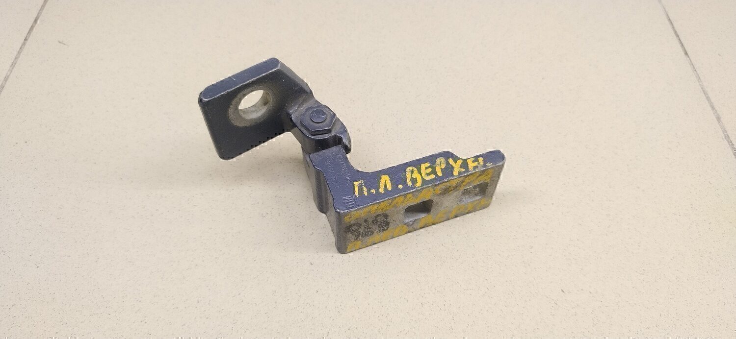 Петля двери передней левой верхняя OPEL Corsa D 2006-2015