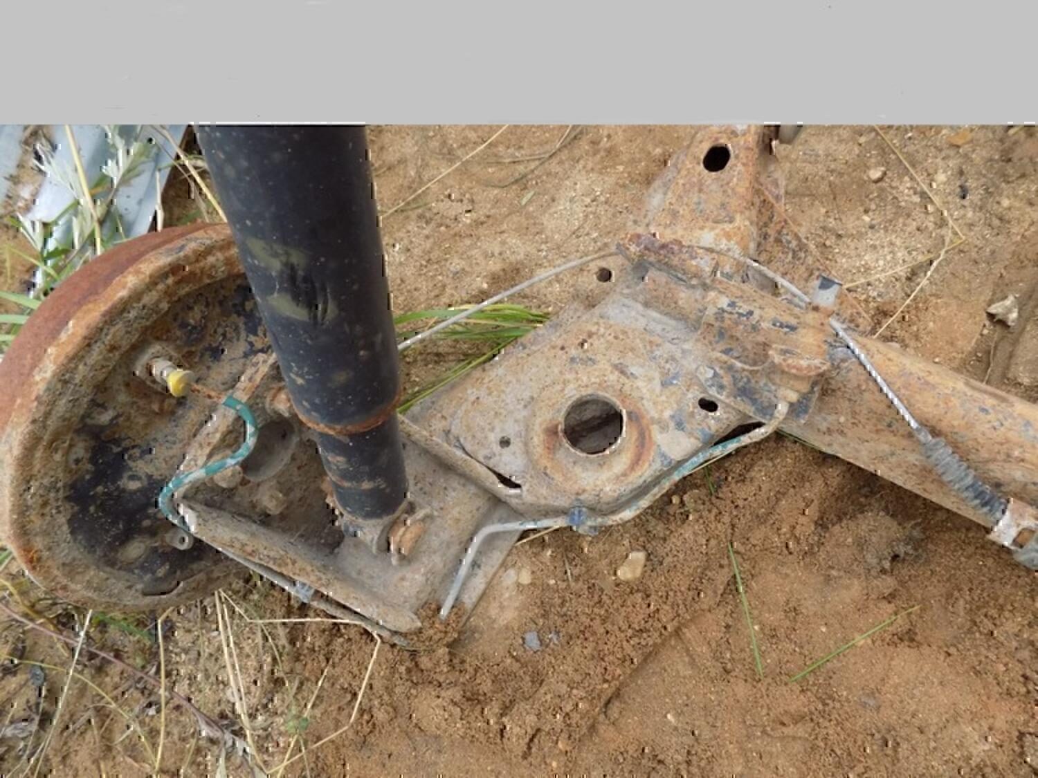 Щит опорный задний левый OPEL Corsa B 1993-2000