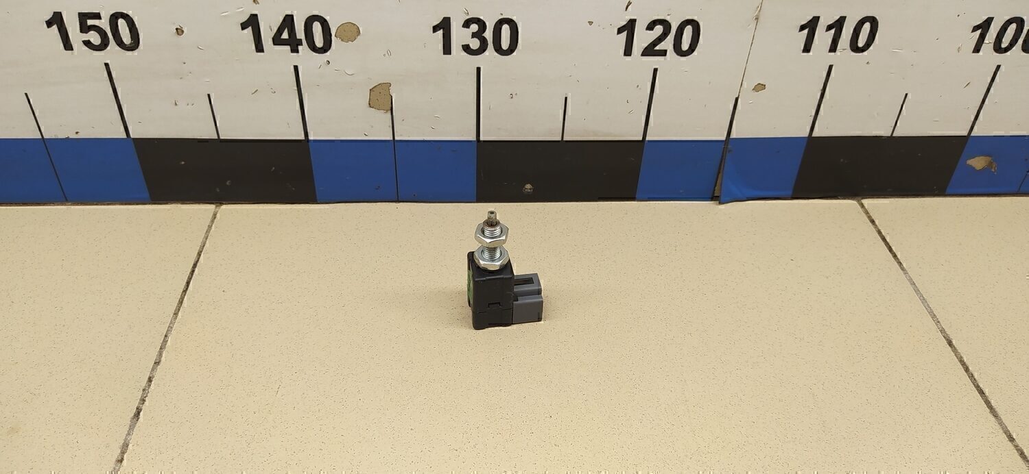 Датчик включения стопсигнала GEELY Atlas 2017>