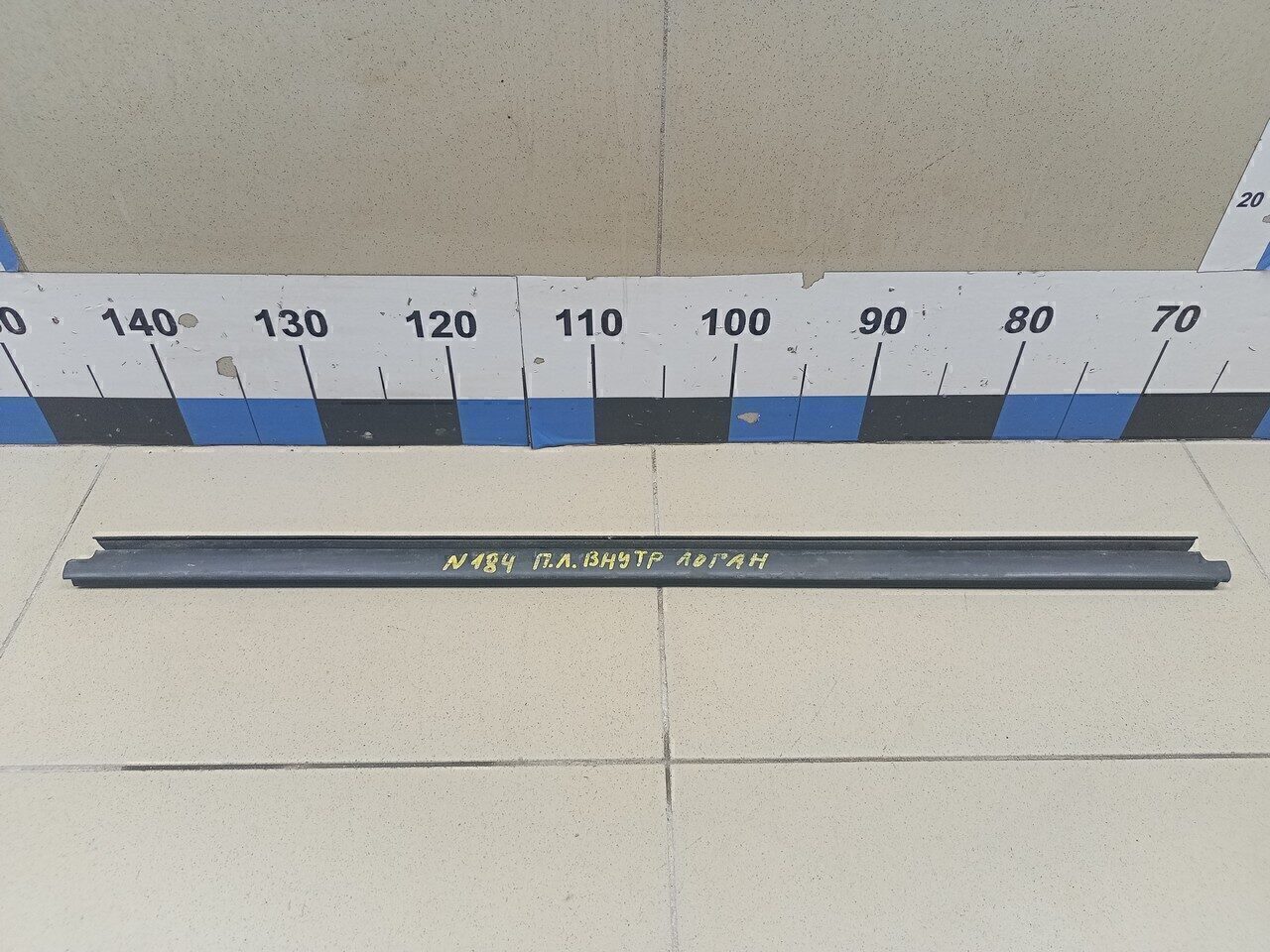 Накладка стекла переднего левого RENAULT Logan 2005-2014