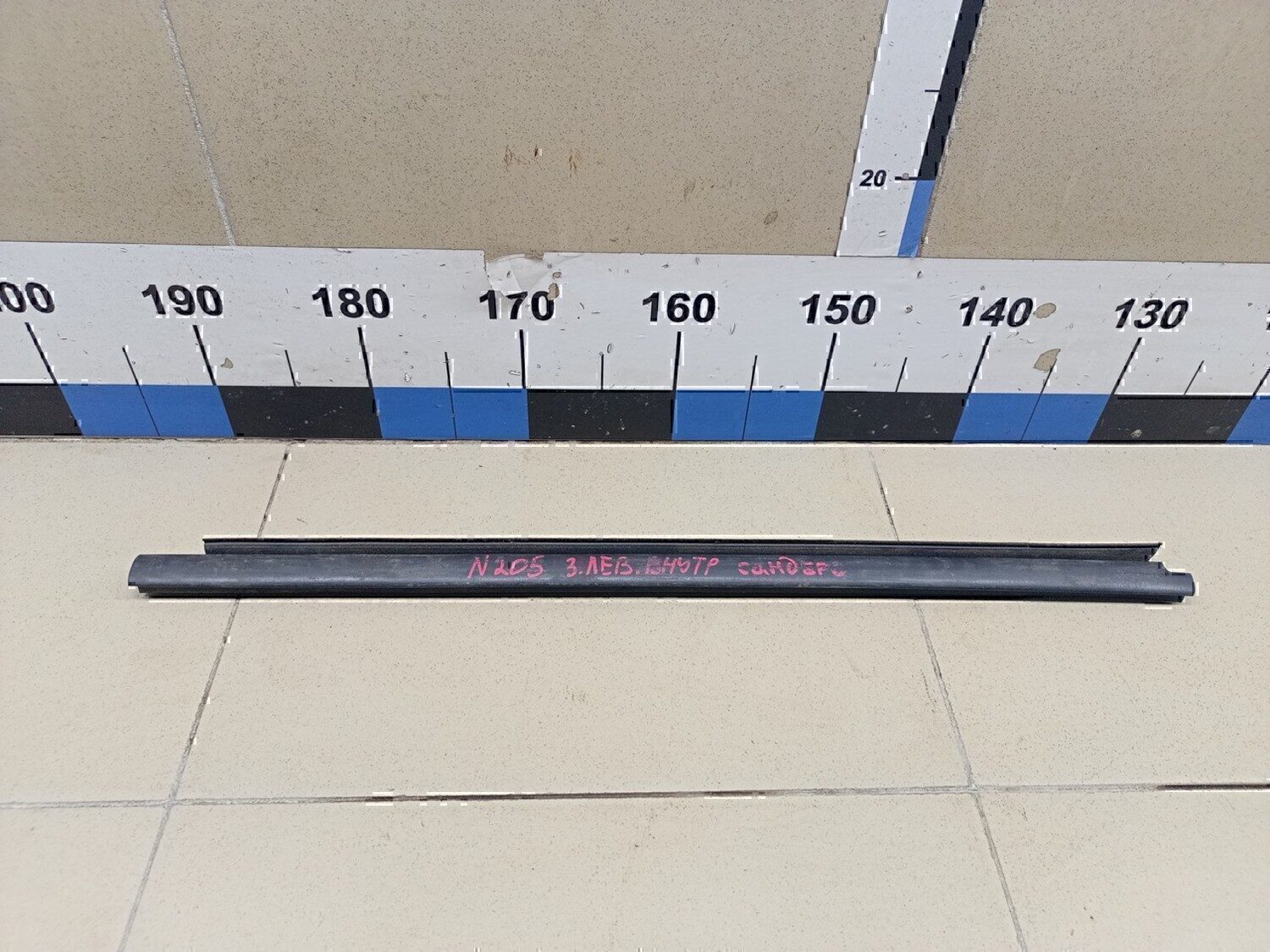 Накладка стекла заднего левого RENAULT Sandero 2009-2014