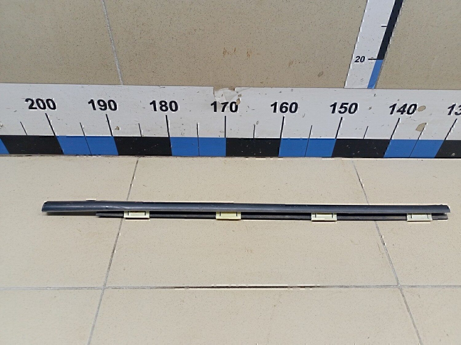 Накладка стекла заднего левого HYUNDAI Santa Fe (SM)/ Santa Fe Classic 2000-2012