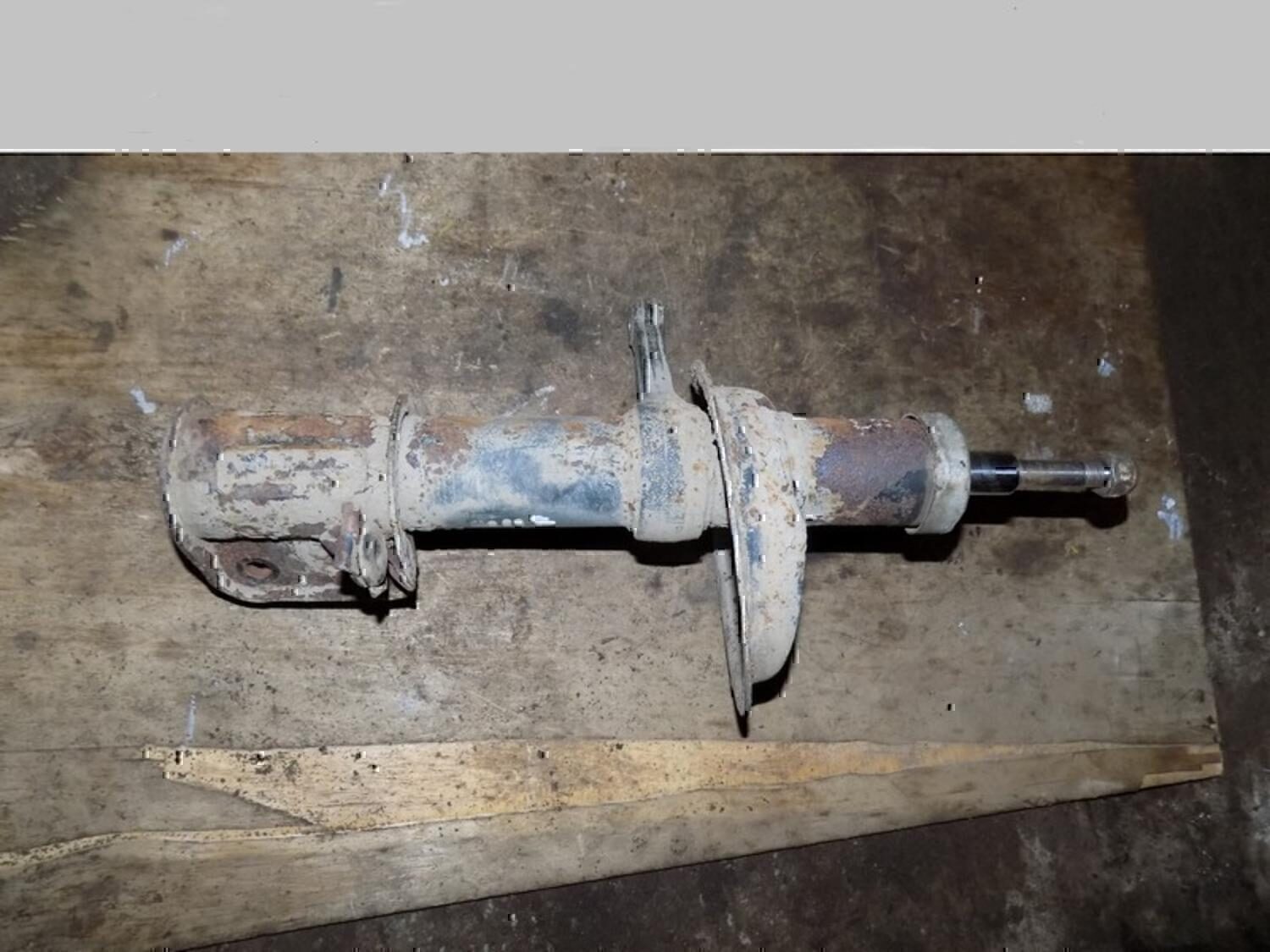 Амортизатор передний левый VAZ Lada Kalina 2013>