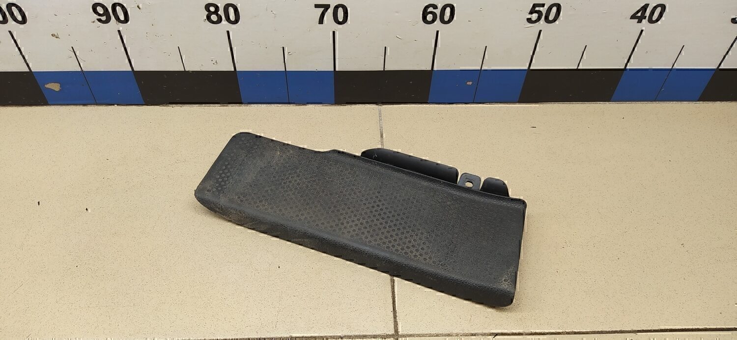 Накладка (кузов внутри) VW Tiguan 2011-2016