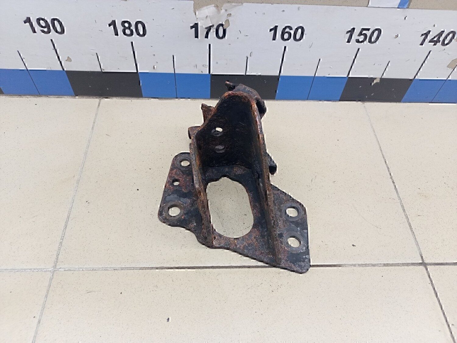 Кронштейн заднего рычага NISSAN Qashqai (J10) 2006-2014