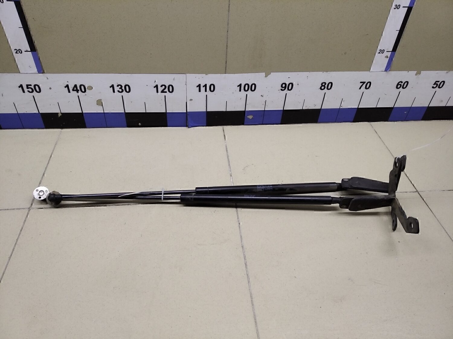 Амортизатор капота TOYOTA Land Cruiser (150)-Prado 2009>