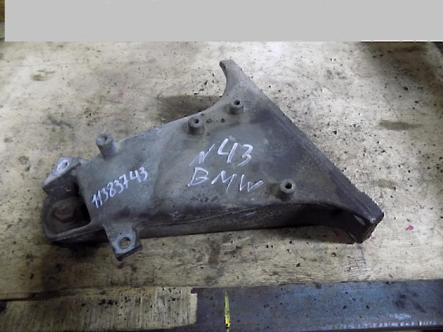 Кронштейн двигателя правый BMW 5-серия E39 1995-2003