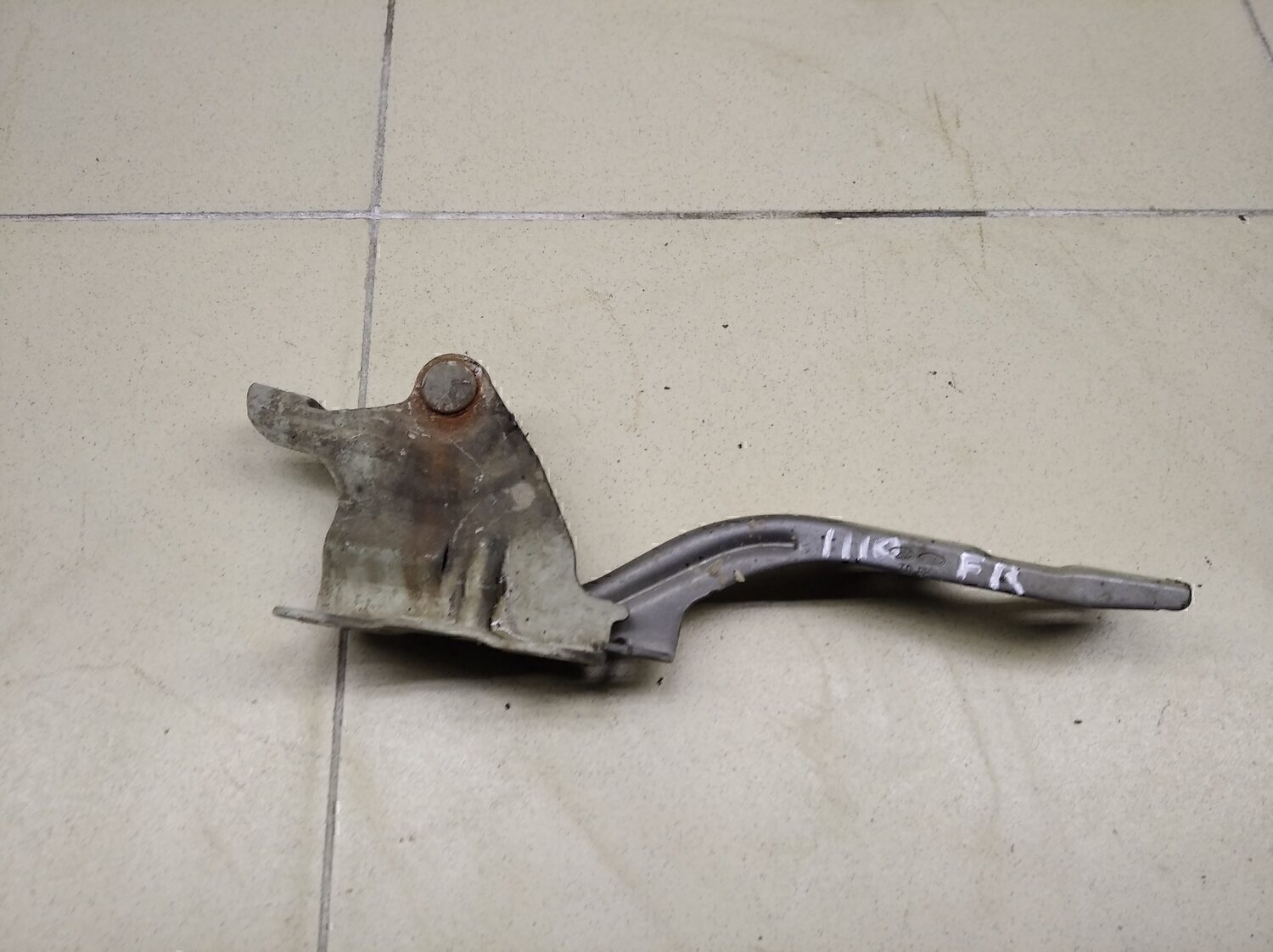 Петля капота правая KIA Cerato 2009-2013