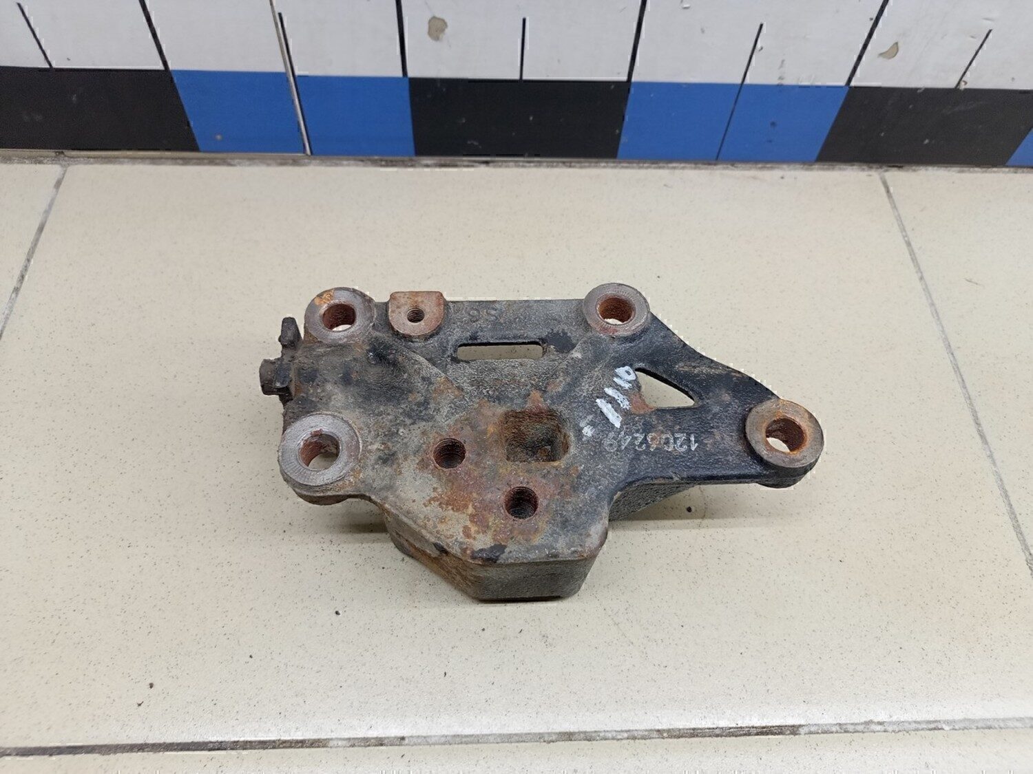 Кронштейн КПП KIA Cerato 2009-2013