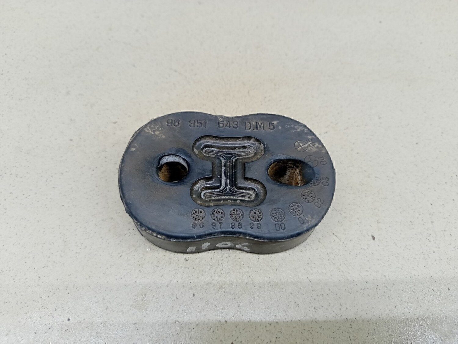 Резинка подвеса глушителя Chevrolet Aveo (T250) 2005-2011