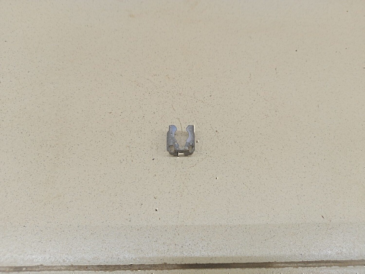 Крепеж форсунки RENAULT Fluence 2010>