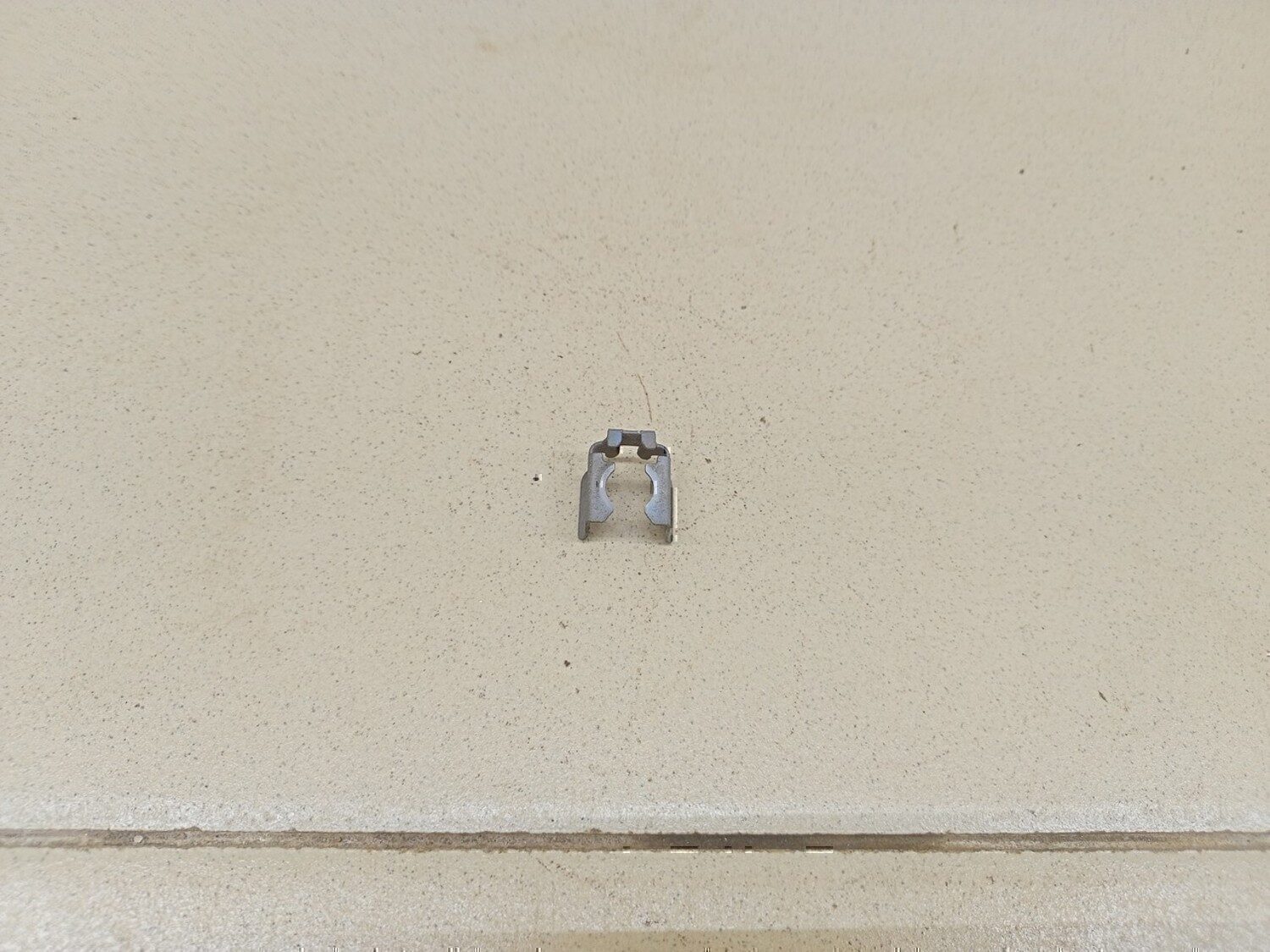 Крепеж форсунки RENAULT Fluence 2010>