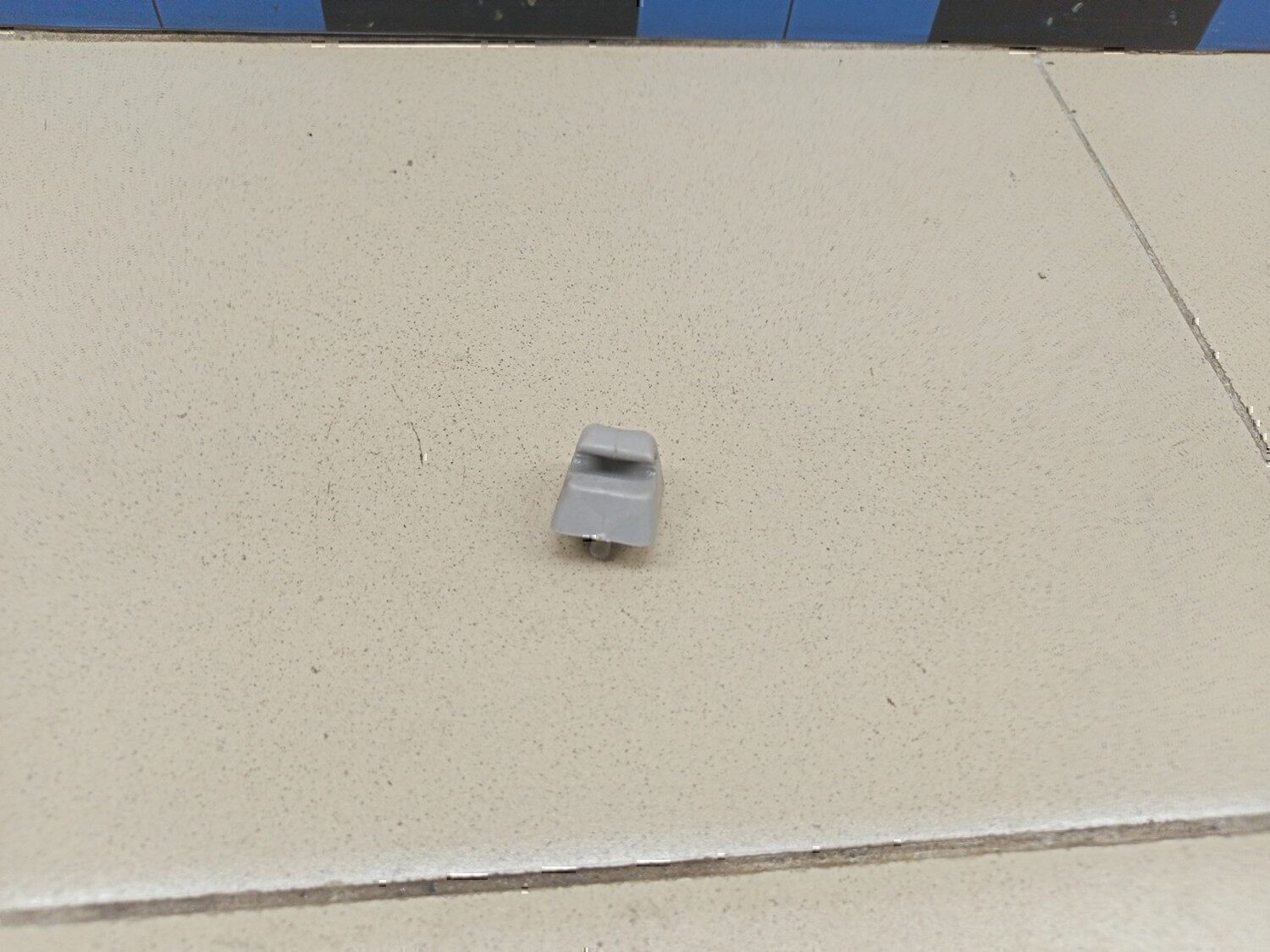 Крючок солнцезащитного козырька DAEWOO Nexia 1995-2016