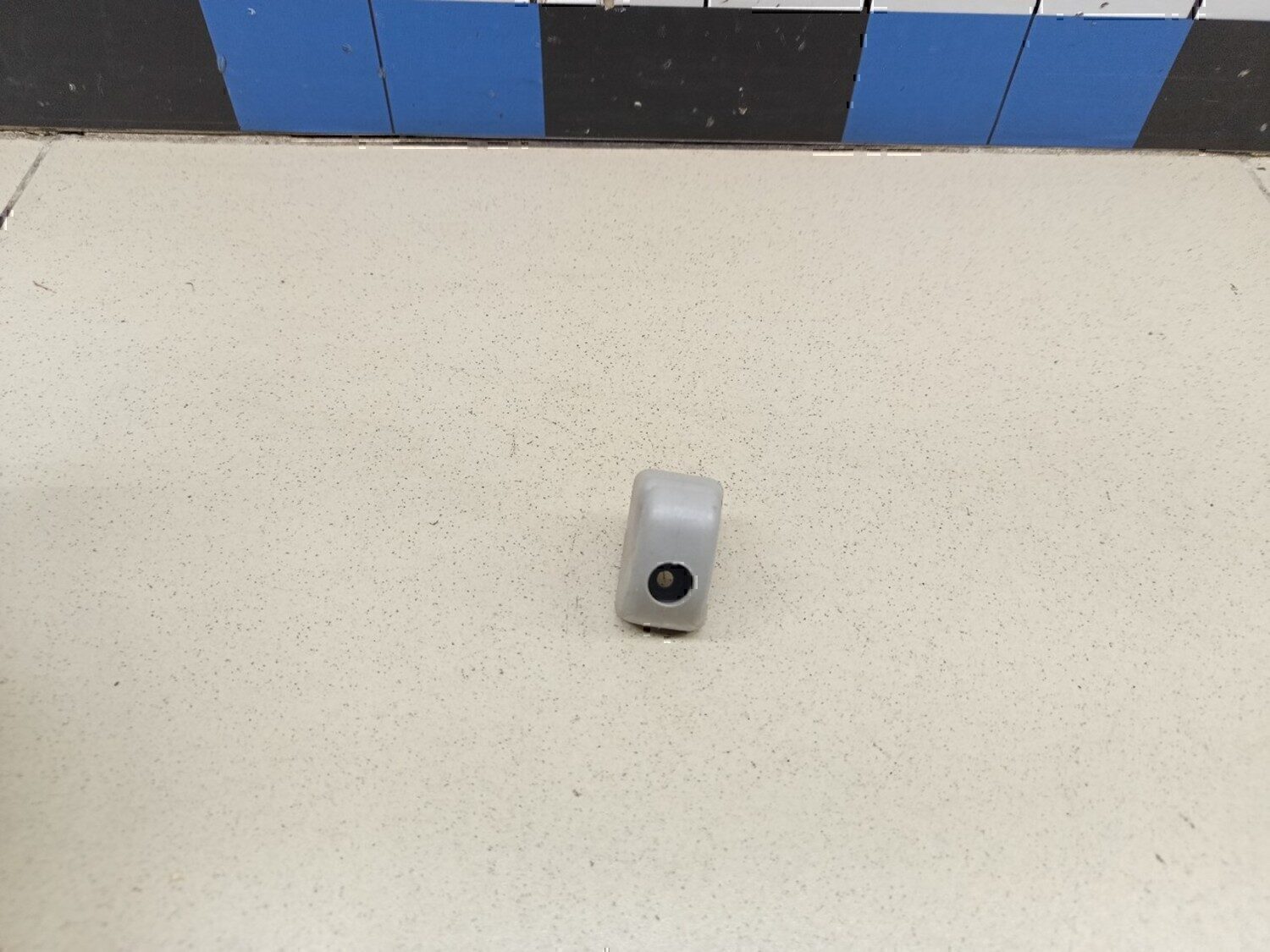 Крючок солнцезащитного козырька Chevrolet Aveo (T200) 2003-2008