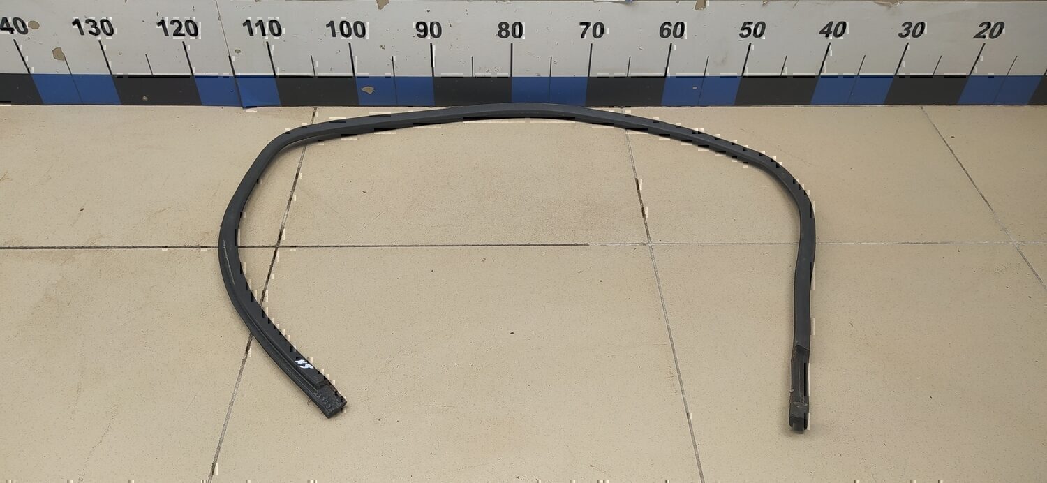 Уплотнитель стекла двери VW Passat [B5] 1996-2000